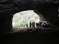 إطلالة من الكهف