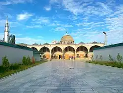 المسجد المركزي في بويناكسك