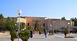 مبنى القاعات الصفية الشرقي