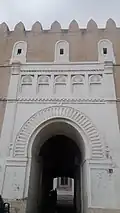 باب فرنسا والسقيفة الثانية والباب الداخلي