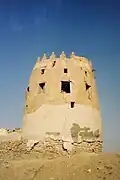 صورة لبرج قلعة دارين بعد ظهور تشققات عليه.