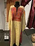 ثوب غباني، ثوب العروس. قماش قطن وحرير. لِفتا وقرى القدس 1920