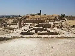 الواجهة الجانبية للكنيسة