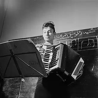 حصة الموسيقى في إحدى مدارس بغداد 1960