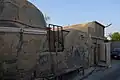 مدخل حمام أبي لوزة المغلق.