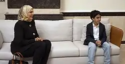 زوجة أحمد راضي وابنه الأصغر فيصل يوم 13 شباط 2022