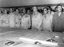السادات مع القادة العسكريين في حرب أكتوبر 1973