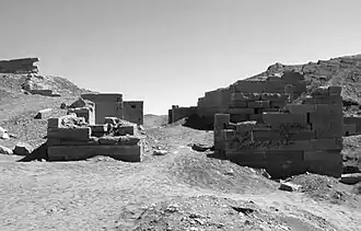 البوابة الغربية لمدينة قرناو (معين حالياً)