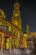 الواجهة من شارع المعز
