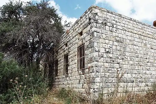 مدرسة البروة من الخارج