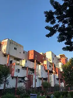 Vernacular modernism in GAMMA's Sidi Othmane Housing Development in مقاطعة سيدي عثمان, by André M. Studer&nbsp;[خطأ: تحقق من وسيط ورمز اللغة] and Jean Hentsch (c. 1952).