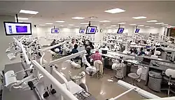 معمل طب الاسنان والموجود في كلية الطب