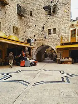 من البلدة القديمة في مدينة خليل الرحمن