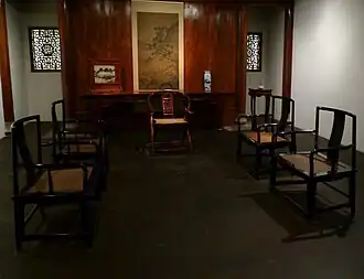 أثاث وغرفة على النمط السائد في عهد سلالة مينغ