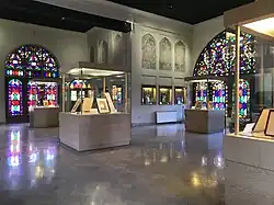 قصر الأربعون عمودا قزوين
