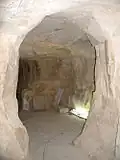 الحجرة الأولى كما ترى هن الحجرة الثانية