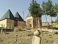 قباب ضريح "سلطان ملك" بكماخ.