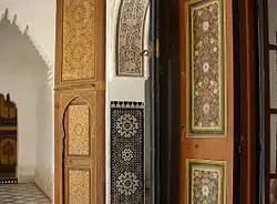 نموذج لأنماط مختلفة من الزخرفة الإسلامية في المغرب