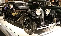 سيارة كوبيه ذات أربعة مقاعد ورأس ثابت موديل 1933