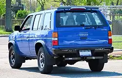 1990-1995 نيسان باثفايندر 4 أبواب