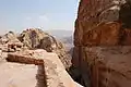 الطريق إلى الدير