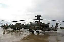 JGSDF إيه إتش-64 أباتشي وإيه إتش-1 كوبرا
