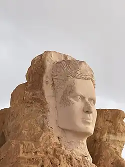 تمثال أبو القاسم الشابي في توزر