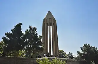 ضريح ابن سينا