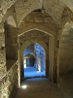 القلعة من الداخل.