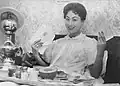 صورة صحفية. إفطار في السرير (لونغ بيتش، 1959）