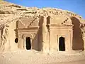 الحِجْر (مدائن صالح)، حيث كانوا ينحتون الجبال بيوتا.