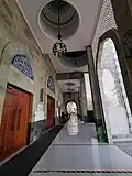 أبواب الجامع من خسب الساج.
