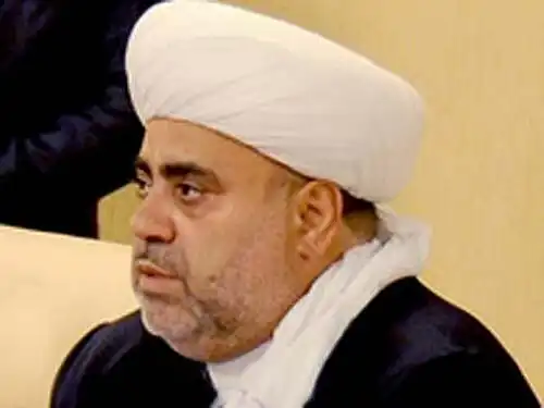 حصل على نيشان فرانسيس سكورينا لمساهماته الشخصية في تطوير الحوار البيلاروسي الأذربيجاني بين الدول، وتعزيز الانسجام بين الأديان