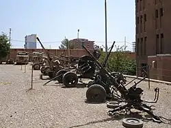 يتم عرض القاذفات في الخارج