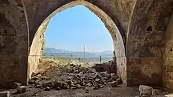 من داخل مسجد عمقا باتجاه الشرق