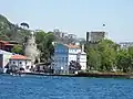 "قلعة الأناضول" (أناضولو حصاري) (بالتركية: Anadolu Hisarı).