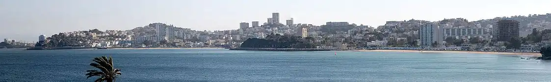 صورة پانوراما للواجهة البحرية لمدينة عنابة