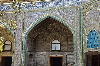 مدرسة أغا بابا خان