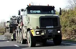 نصف مقطورة الجيش البريطاني أوشكوش ام1070اف و 7-محور الملك GTS 110/7