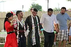 آشُوريون يؤدون رقصة خكا.