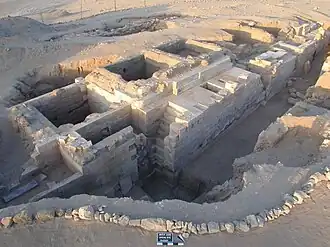 مقبرة أوام