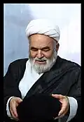 الشیخ عزیزالله خوشوقت في حفل التعميم لطلاب الحوزة العلمية