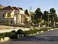 أعلام حزب الله ترفرف في شارع بعلبك بلبنان