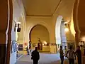 داخل البوابة