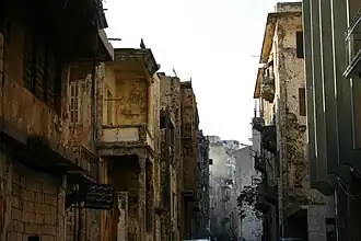 مباني متضررة في العاصمة اللبنانية بيروت