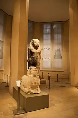 بعض الاثار في المتحف