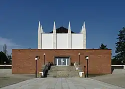 محرقة برنو برنو، 1930، تصميم إرنست فيسنر Ernst Wiesner.