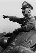 الجنرال دير بانزتروب هاسو فون مانفوفيل في عام 1944