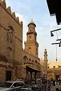 الواجهة من شارع المعز