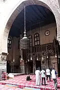 إيوان القبلة وبه المنبر والمحراب